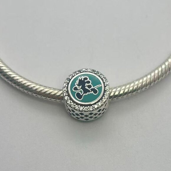 Pandora Release 925 Sterling Silver Princess run Disney 2022 Minnie Mouse Charm - Picture 1 of 3